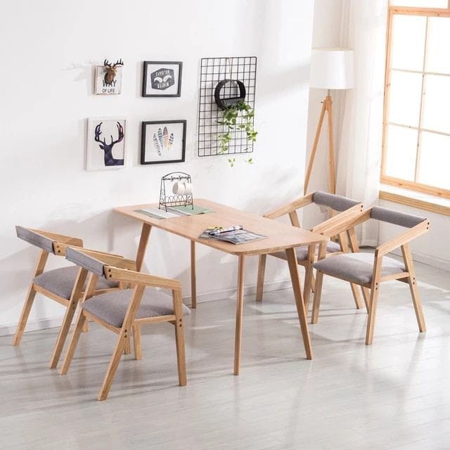 Lanch Table Image